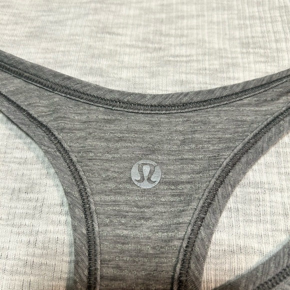 Lululemon Womens Size 8 Racerback Tank Top Grey Gym Yoga - Picture 3 of 5